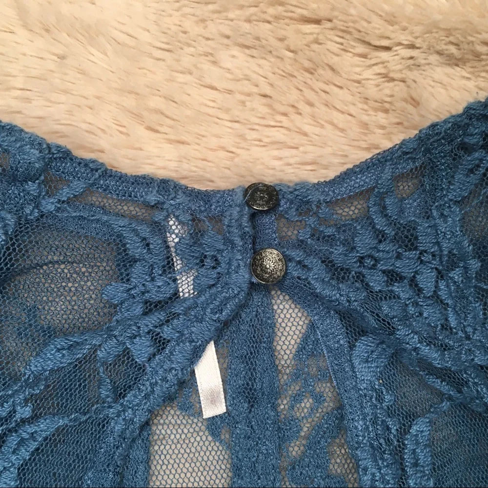 Free People Sheer Blue Floral Boho Sleeveless Top Size Small Cute Hippie - Picture 8 of 8